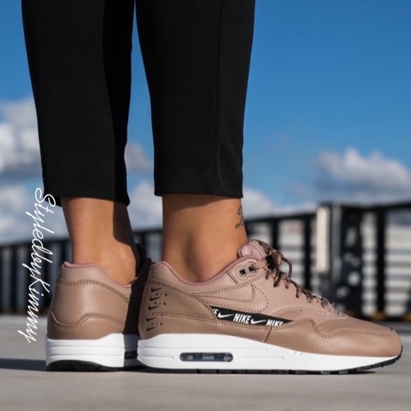 Nike Shoes - 🌸 NIKE AIR MAX 1 Sneakers Shoes New